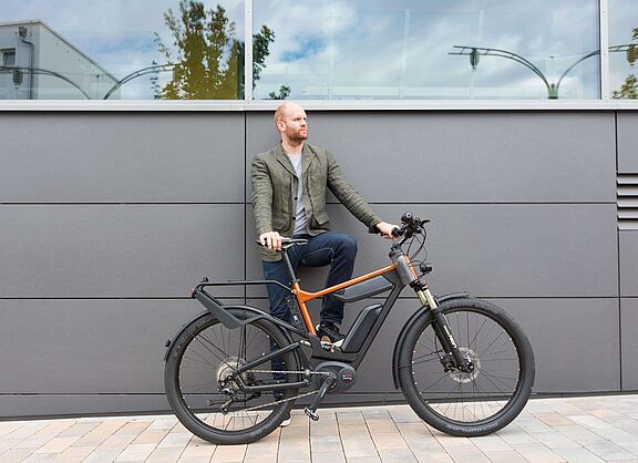 Mit dem E-Bike zur Arbeit Mit dem E-Bike zur Arbeit